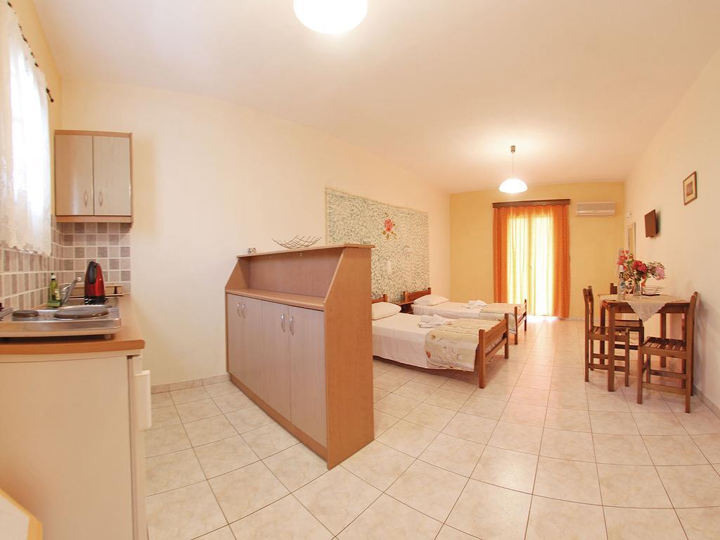 Emilia Apartments Trapezaki  Room photo