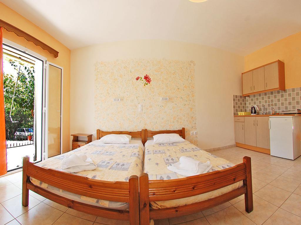 Emilia Apartments Trapezaki  Room photo